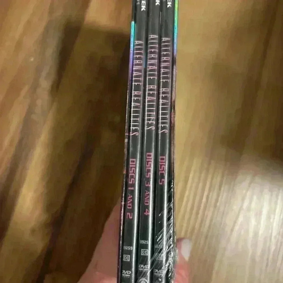 STAR TRECK ALTERNATIVE REALITY DVD SET New in Box - Picture 2 of 2